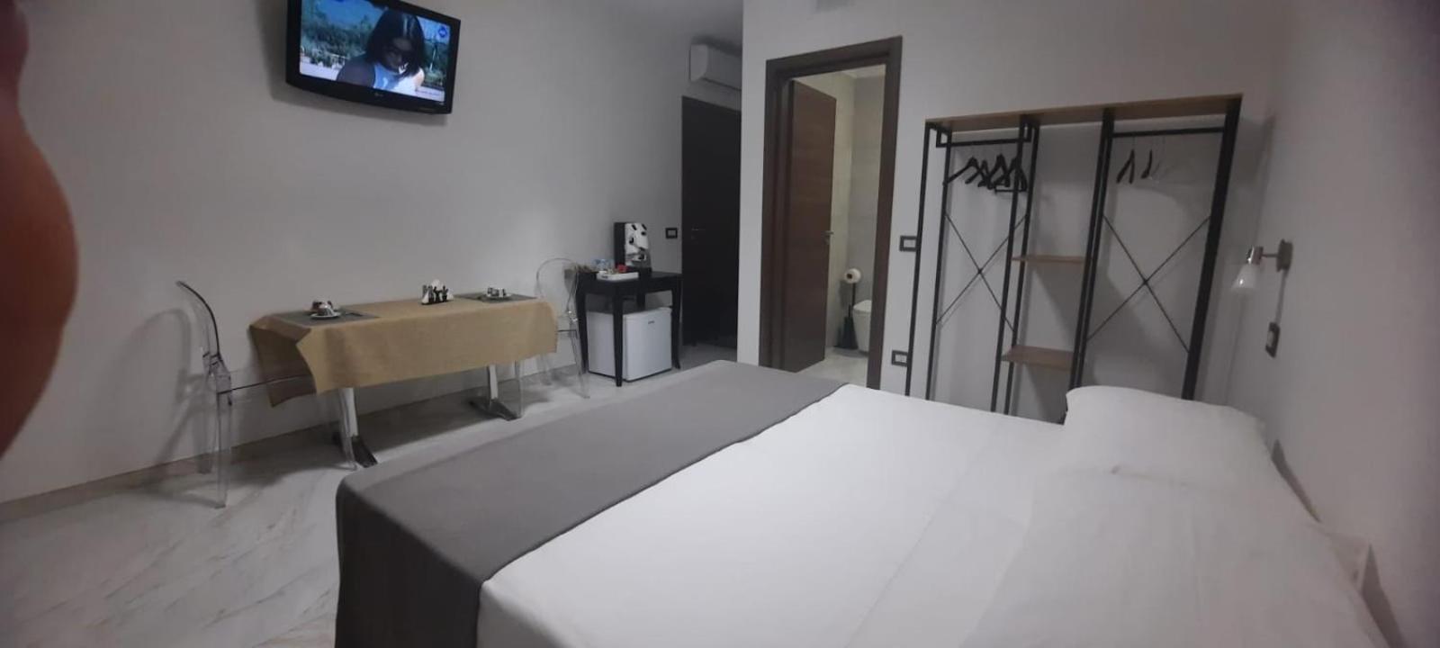 Bed and Breakfast Residenza Del Sole Surbo Exterior foto