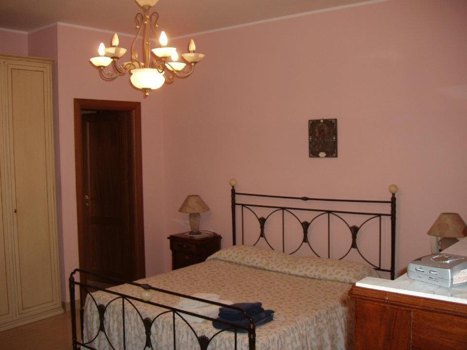 Bed and Breakfast Residenza Del Sole Surbo Exterior foto